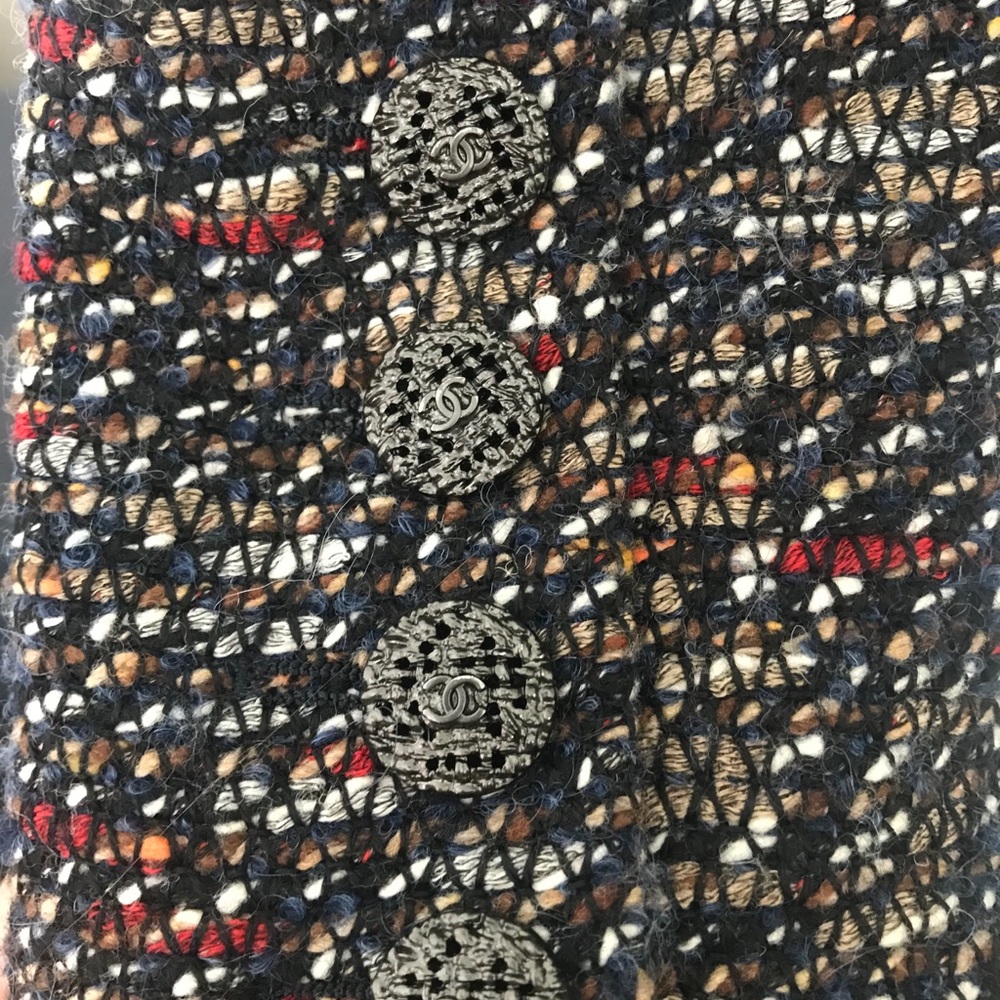Chanel jacket - Picture 3 of 9